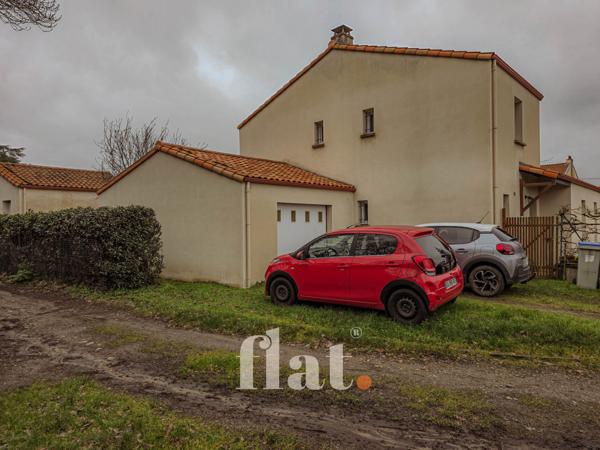 MAISON en impasse 3 CH + BUREAU + STUDIO INDEPENDANT + GARAGE