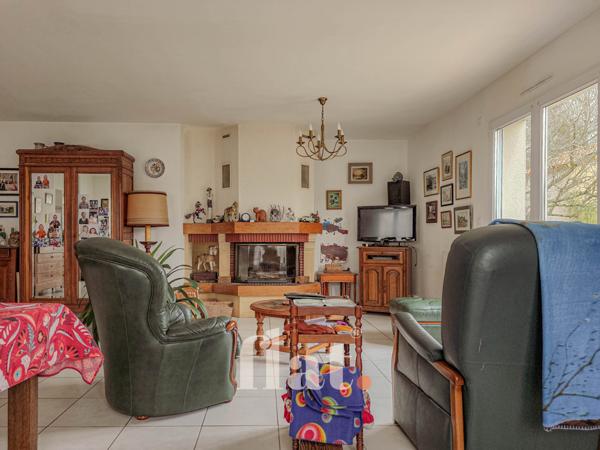 MAISON en impasse 3 CH + BUREAU + STUDIO INDEPENDANT + GARAGE