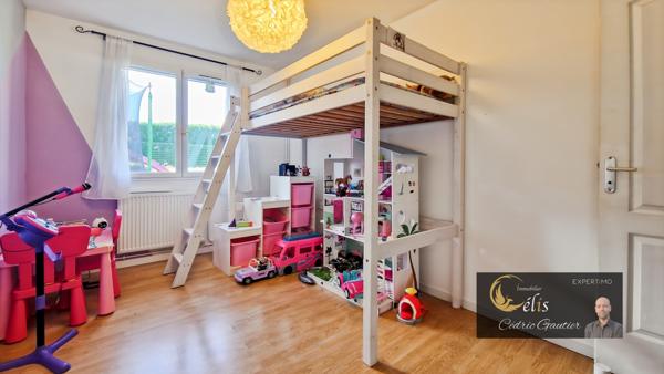 Villefontaine (38090) Maison individuelle plain-pied 118m², terrain 789m² avec piscine à Villefontaine