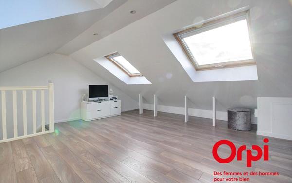 Appartement à vendre    5 pièces • 110 m2 Montigny-le-Bretonneux