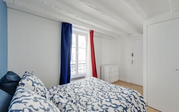 Appartement à vendre    3 pièces • 60 m2 Paris 1