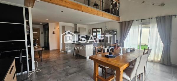 Maison familiale récente avec 4 Chambres.