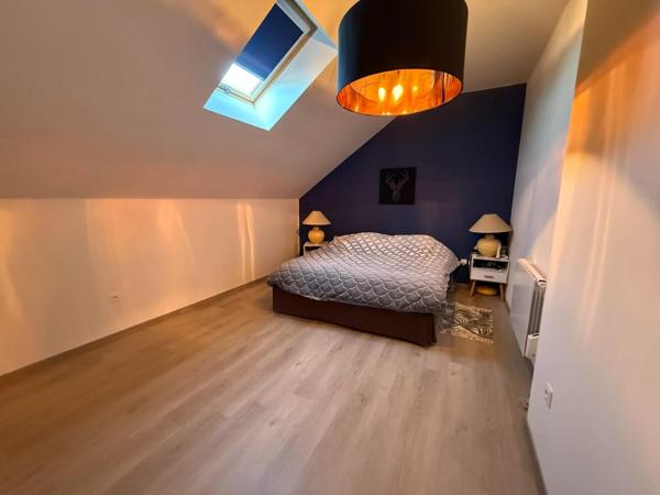 Maison familiale récente avec 4 Chambres.