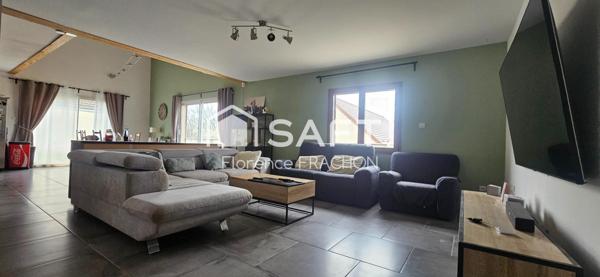 Maison familiale récente avec 4 Chambres.