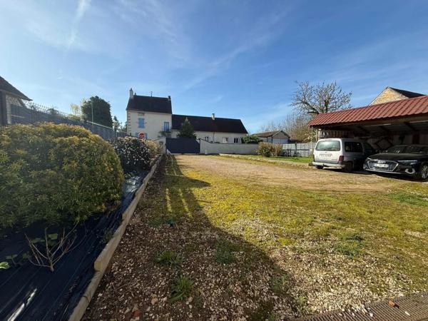 Maison familiale récente avec 4 Chambres.