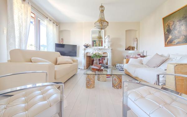 Appartement à vendre    2 pièces • 75,64 m2 Aurillac