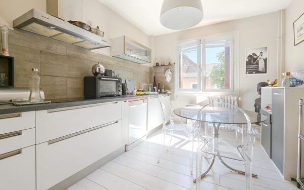 Appartement à vendre    2 pièces • 75,64 m2 Aurillac