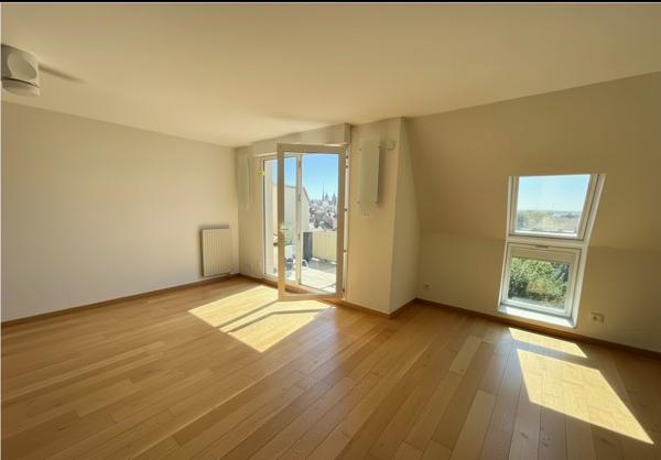 Appartement Dijon 5 pièce(s) 87 m2 + balcon + garage + cave