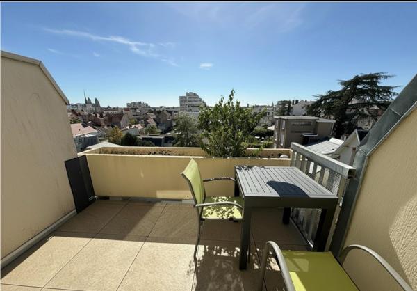 Appartement Dijon 5 pièce(s) 87 m2 + balcon + garage + cave