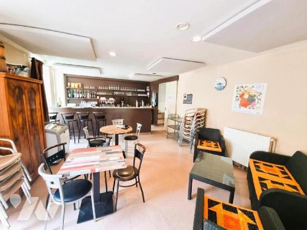 VENTE DES MURS ET DU FONDS DE COMMERCE ET MATERIEL de Bar-restaurant-traiteur-épicerie-point La...