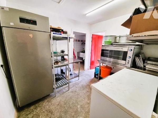 VENTE DES MURS ET DU FONDS DE COMMERCE ET MATERIEL de Bar-restaurant-traiteur-épicerie-point La...