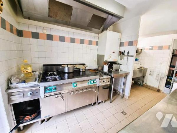 VENTE DES MURS ET DU FONDS DE COMMERCE ET MATERIEL de Bar-restaurant-traiteur-épicerie-point La...