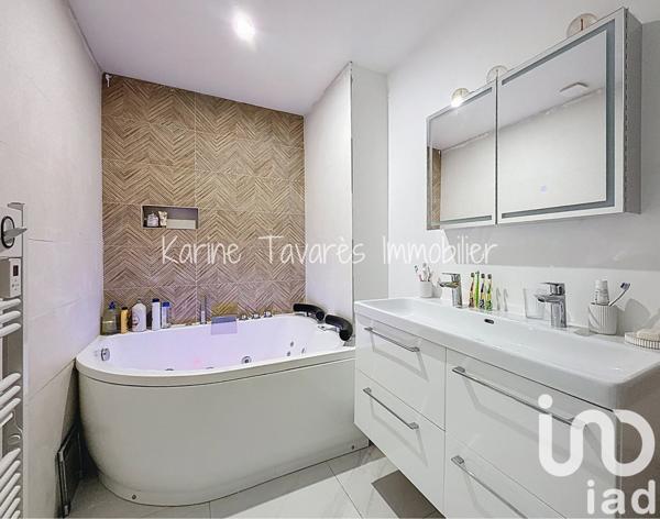 Maison traditionnelle 9 pièces de 152 m² à Bures-sur-Yvette (91440)