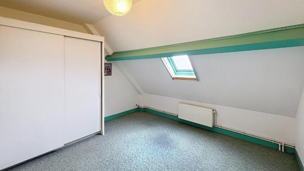 Chécy Centre et Canal/Loire, emplacement privilégié : nature et pratique pour cette maison 5 chambres, possible 6, sur sous-sol total.