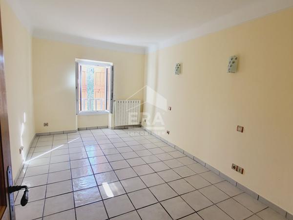 Maison 2 appartements, Jardin et garage 04160 L Escale 113 m2, Alpes de Haute Provence