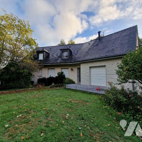 A VENDRE, dans un cadre de verdure, en sortie de bourg, à 15 min de MAYENNE, nous proposons à l...