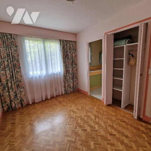 A VENDRE, dans un cadre de verdure, en sortie de bourg, à 15 min de MAYENNE, nous proposons à l...