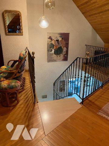 A VENDRE, dans un cadre de verdure, en sortie de bourg, à 15 min de MAYENNE, nous proposons à l...