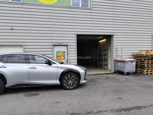 Location                                                      Local commercial
                        
                                         140 m2                     à Champlan