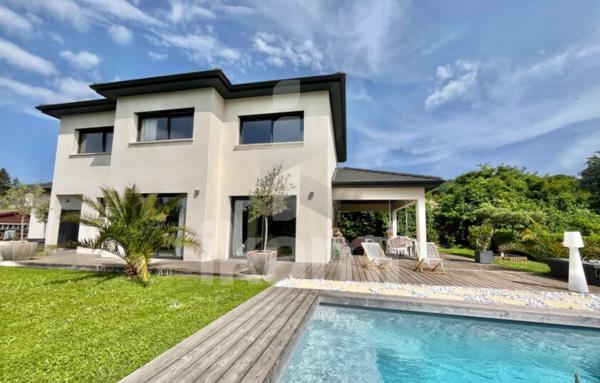 Maison Contemporaine de 6 pièces - Coublevie - 153 m2