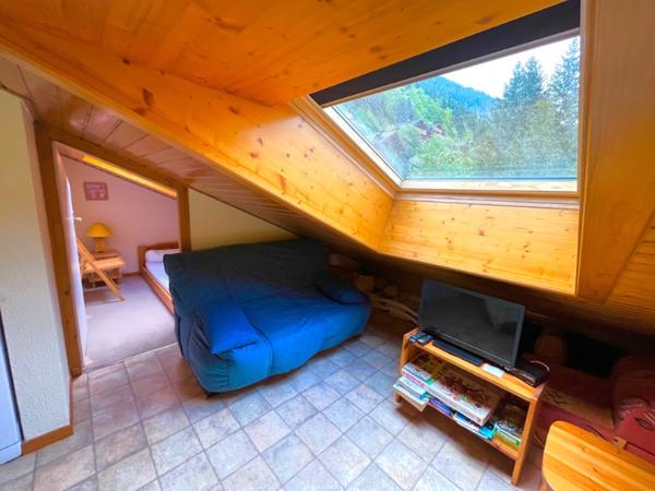 Appartement 2 pièces cabine de 49m2 utile au dernière étage, avec cave, place de parking privatif, vue dégagée et sans vis à vis