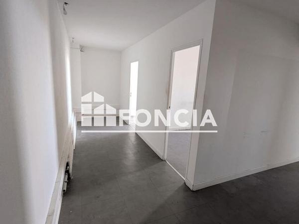 Location Local commercial 3 pièces 84.6 m² - 26 ALLEE JULES MILHAU Montpellier 34000