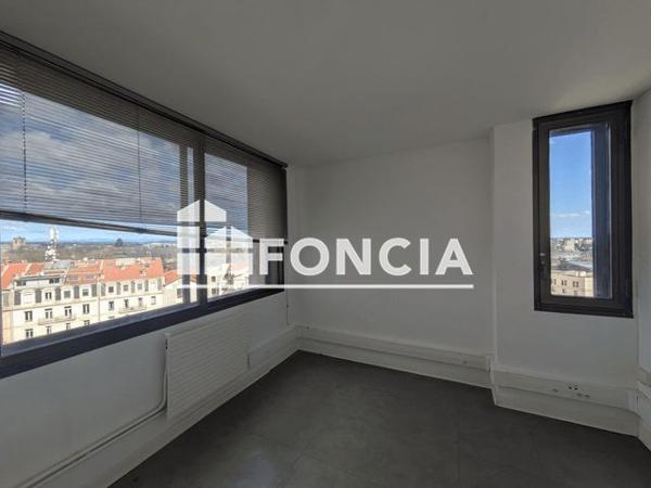 Location Local commercial 3 pièces 84.6 m² - 26 ALLEE JULES MILHAU Montpellier 34000