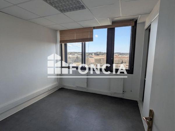 Location Local commercial 3 pièces 84.6 m² - 26 ALLEE JULES MILHAU Montpellier 34000