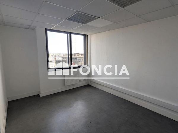 Location Local commercial 3 pièces 84.6 m² - 26 ALLEE JULES MILHAU Montpellier 34000