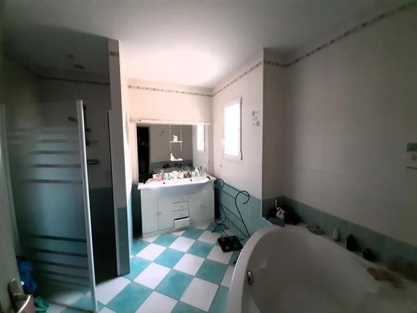 Maison spacieuse et moderne avec cachet de la pierre à Fontaines – Proche de Fontenay-le-Comte