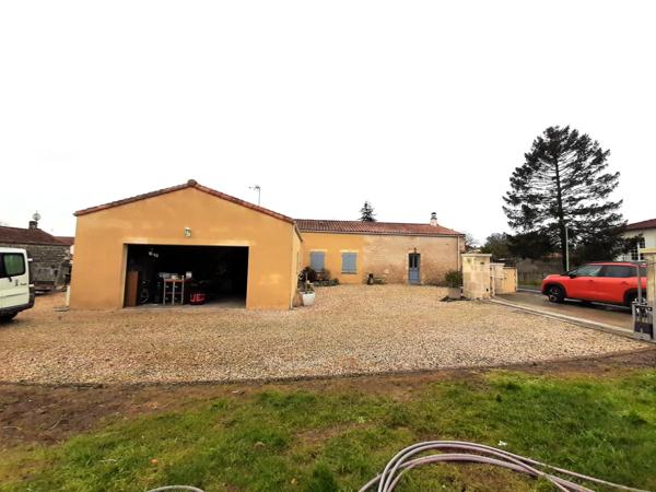 Maison spacieuse et moderne avec cachet de la pierre à Fontaines – Proche de Fontenay-le-Comte
