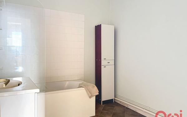 Appartement à vendre    3 pièces •  Montluçon