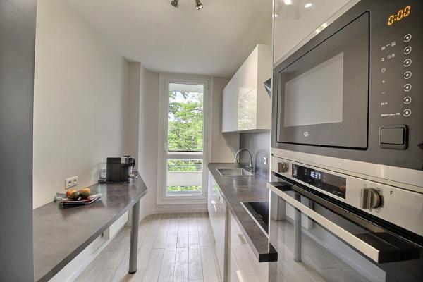 Superbe appartement 4 pièces 69.43 m² au dernier étage avec vue sur jardins à Massy Centre Ville