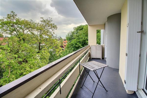 Superbe appartement 4 pièces 69.43 m² au dernier étage avec vue sur jardins à Massy Centre Ville