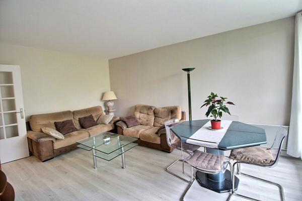Superbe appartement 4 pièces 69.43 m² au dernier étage avec vue sur jardins à Massy Centre Ville