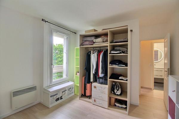 Superbe appartement 4 pièces 69.43 m² au dernier étage avec vue sur jardins à Massy Centre Ville