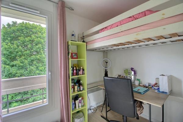 Superbe appartement 4 pièces 69.43 m² au dernier étage avec vue sur jardins à Massy Centre Ville