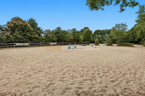 Vente
                Maison270 m² - 7 Pièces -
                    MACHECOUL SAINT MEME (44270)