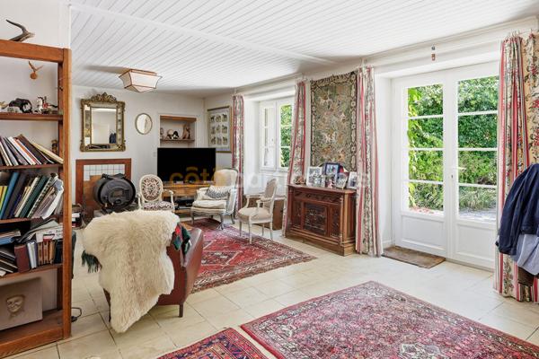 Vente
                Maison270 m² - 7 Pièces -
                    MACHECOUL SAINT MEME (44270)