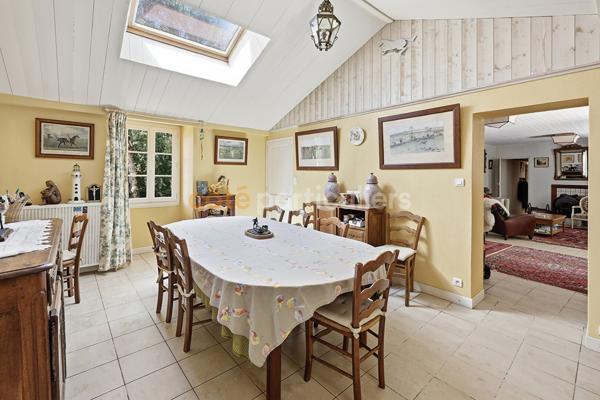 Vente
                Maison270 m² - 7 Pièces -
                    MACHECOUL SAINT MEME (44270)