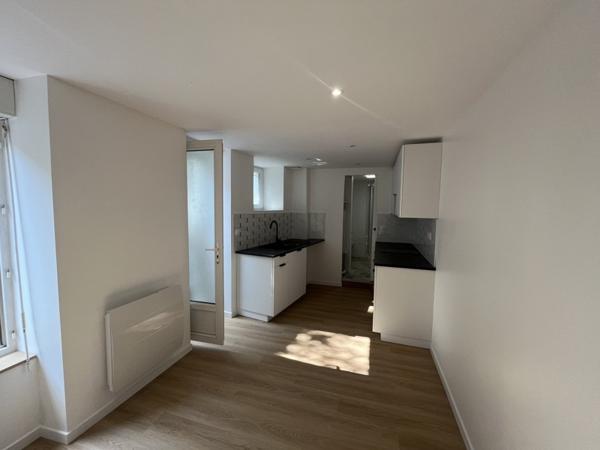 Appartement à louer 400 € CC Ruffec 1 pièce 18 m² DPE C