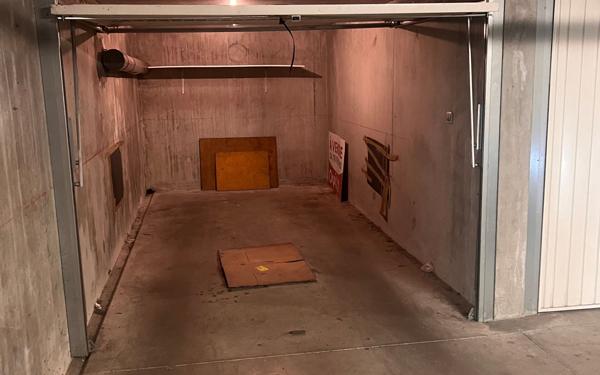 Stationnement à louer    12 m2 Vaulx-en-Velin