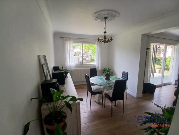 Maison de 106 m² habitables + double garage et terrasse couverte Quartier St Médard à Mont de Marsan