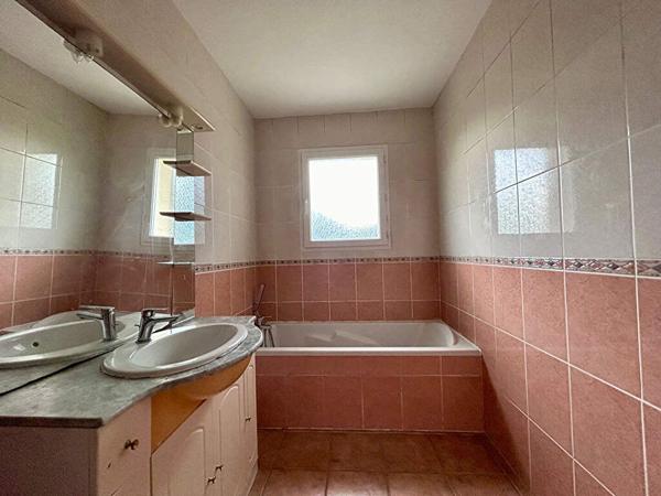 Maison 5 pièces 80 m², garage