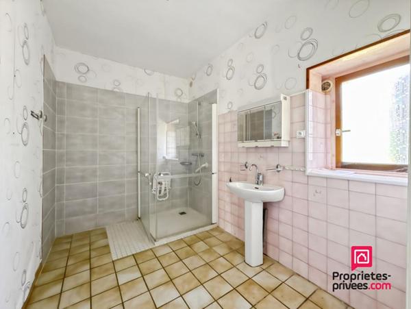Maison à rénover avec terrain et dépendance proche Précy Sous Thil (21390)
