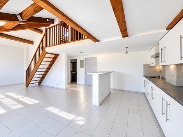 Appartement Duplex 85 m² – Dernier étage – Box