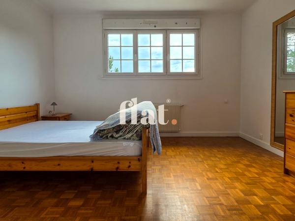 Appartement
                                                                                                                                                                                                                                                                                                                        4 pièce(s)                                                                                                                                                                                                          3 chambre(s)                                                                                                                                                                                                          85  m²
