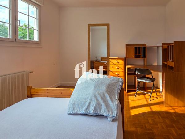 Appartement
                                                                                                                                                                                                                                                                                                                        4 pièce(s)                                                                                                                                                                                                          3 chambre(s)                                                                                                                                                                                                          85  m²