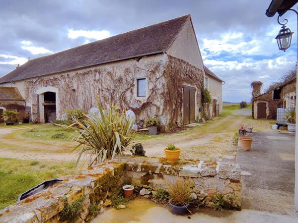 Maison de pays Preuilly Sur Claise 85 m2 avec Grange 250 m²