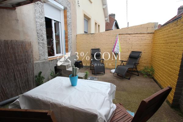 Maison
                                                                                                                                                                                                                                                                                                                        3 pièce(s)                                                                                                                                                                                                          2 chambre(s)                                                                                                                                                                                                          63  m²